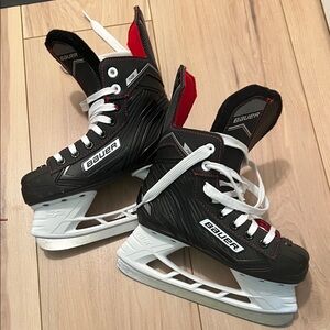 Kids Bauer hockey skates